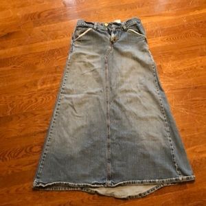 Levi’s long maxi denim jean skirt size 3
